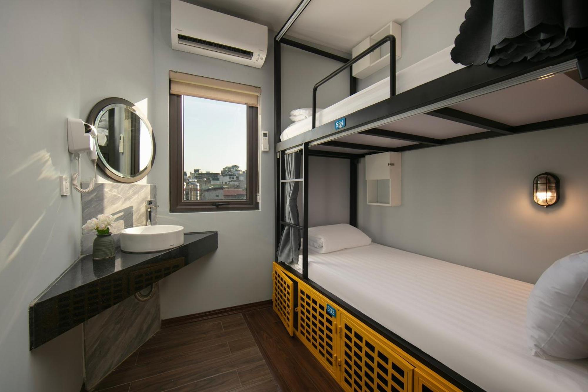 Lakeview Backpackers Hostel & Rooftop Bar Hanoi Esterno foto