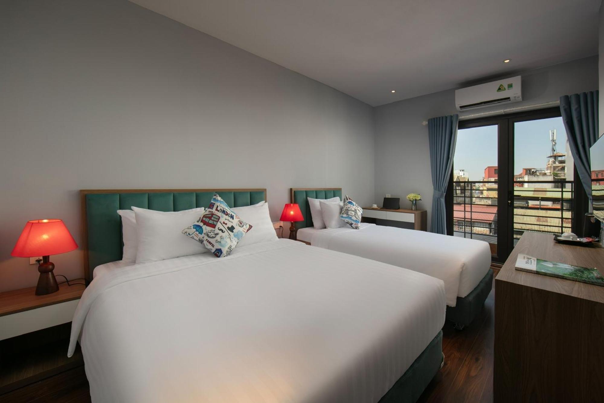 Lakeview Backpackers Hostel & Rooftop Bar Hanoi Esterno foto
