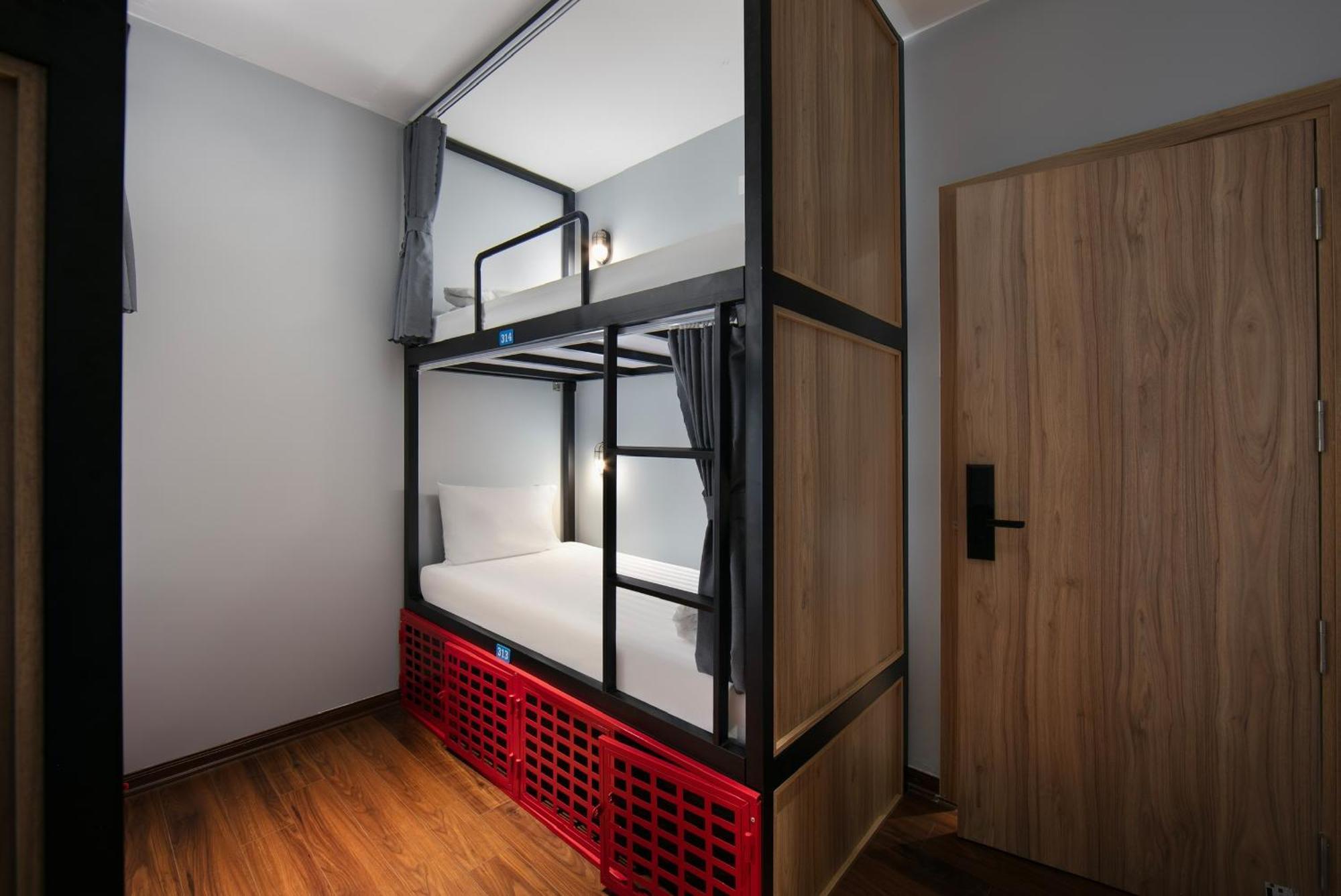 Lakeview Backpackers Hostel & Rooftop Bar Hanoi Esterno foto