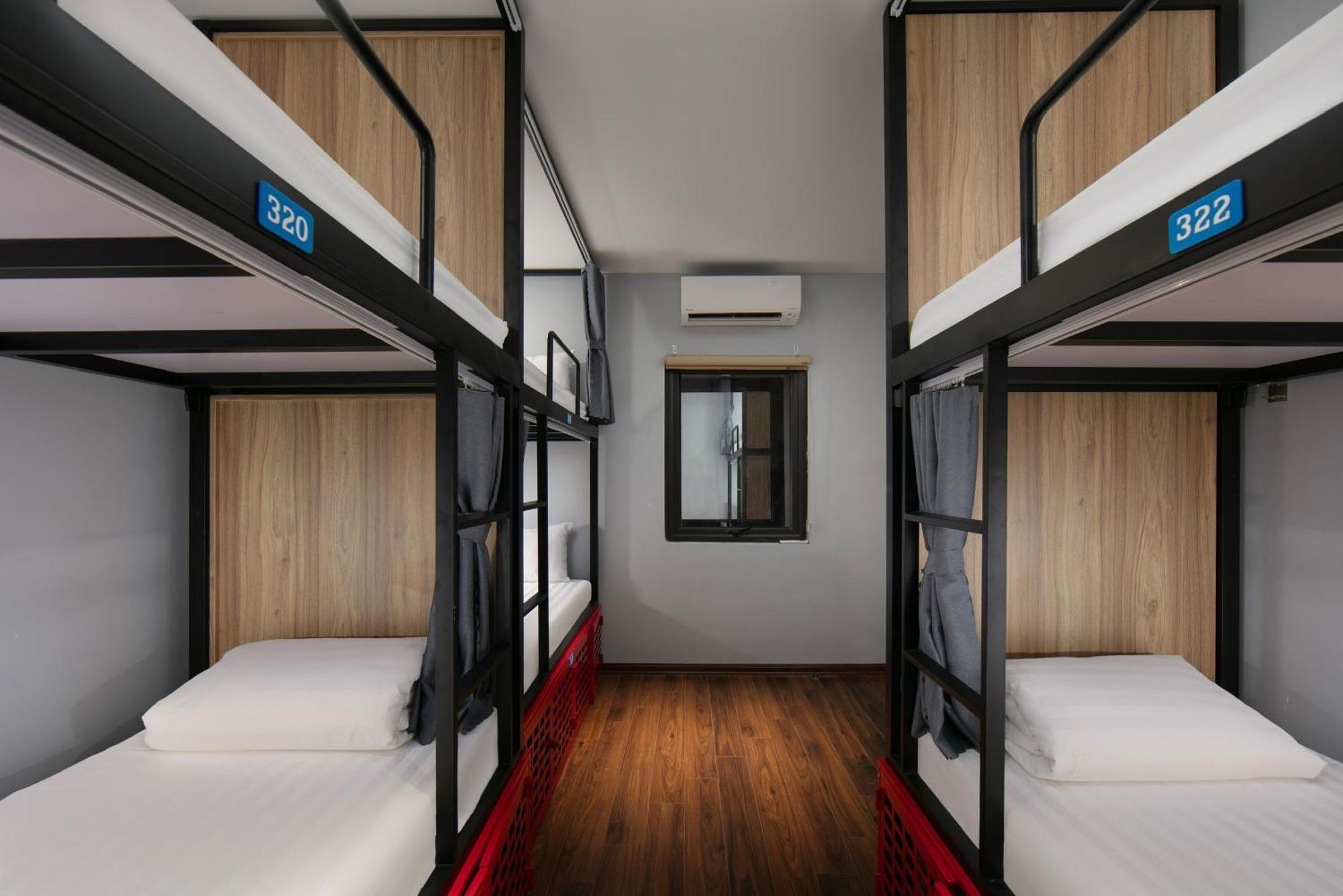 Lakeview Backpackers Hostel & Rooftop Bar Hanoi Esterno foto
