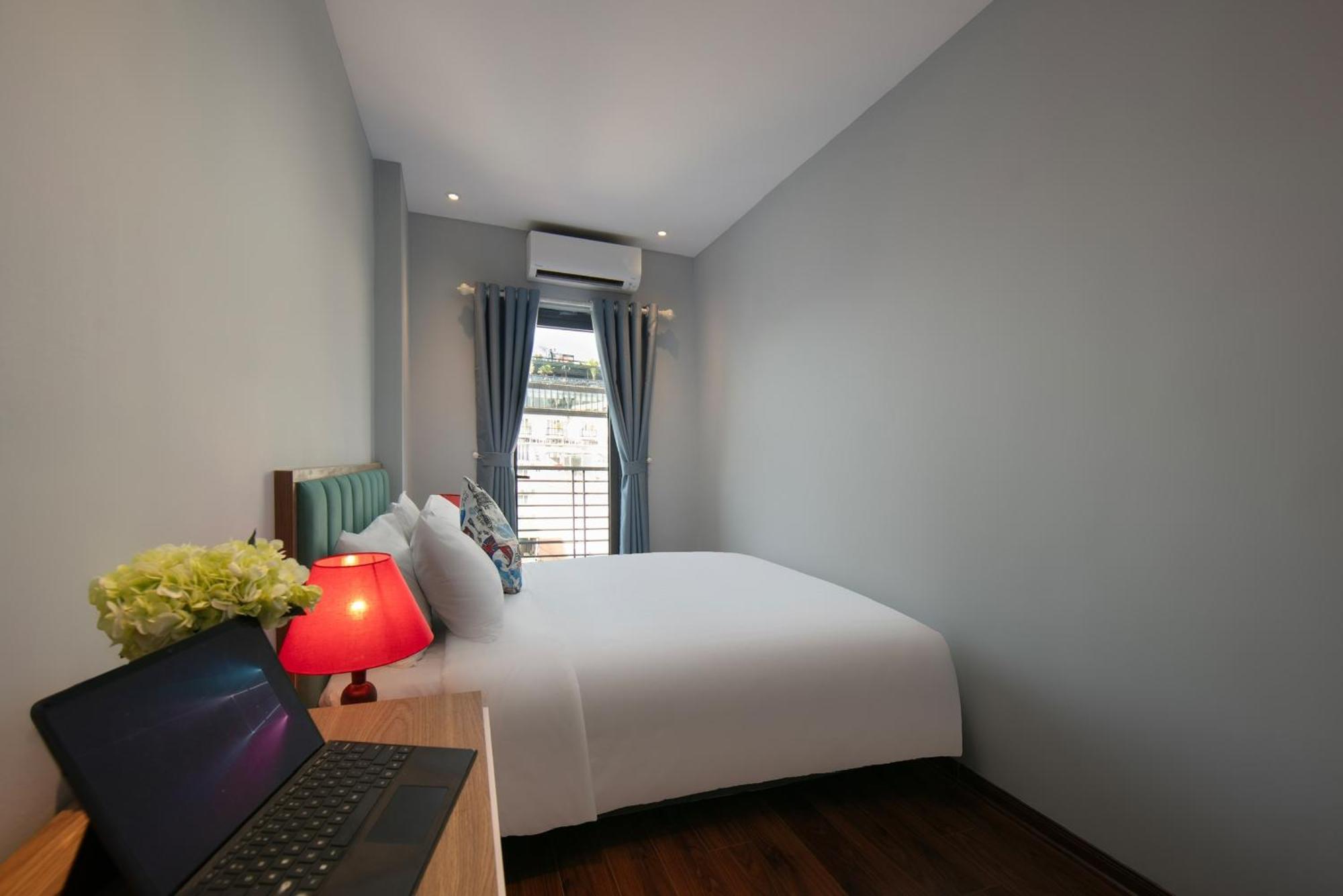 Lakeview Backpackers Hostel & Rooftop Bar Hanoi Esterno foto