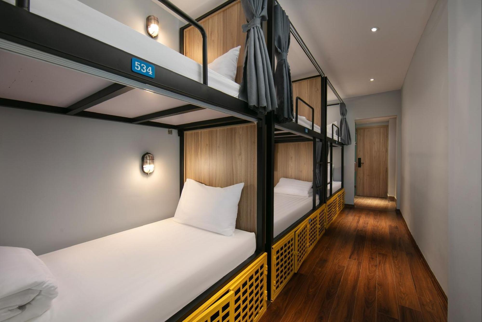 Lakeview Backpackers Hostel & Rooftop Bar Hanoi Esterno foto
