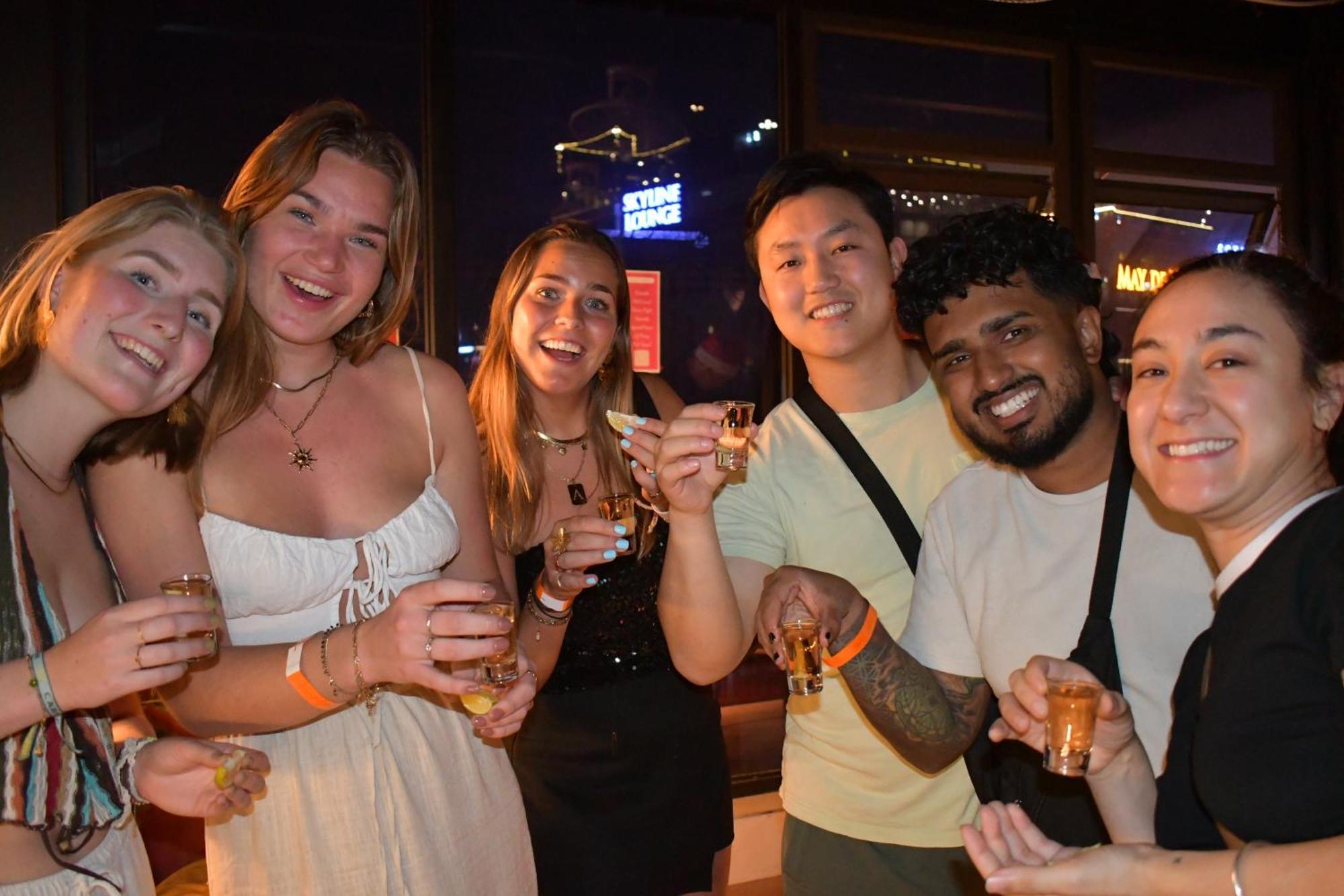 Lakeview Backpackers Hostel & Rooftop Bar Hanoi Esterno foto