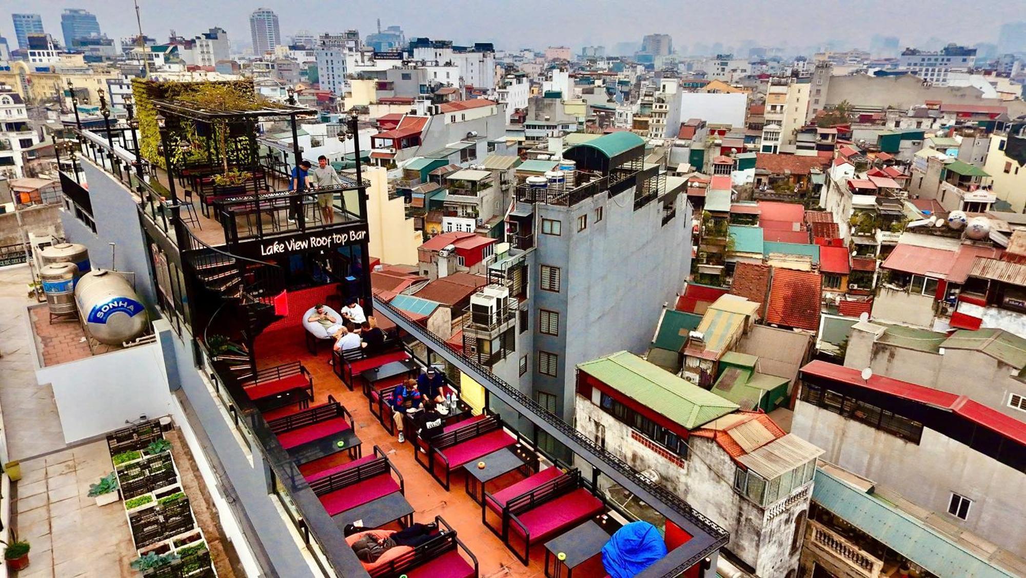 Lakeview Backpackers Hostel & Rooftop Bar Hanoi Esterno foto