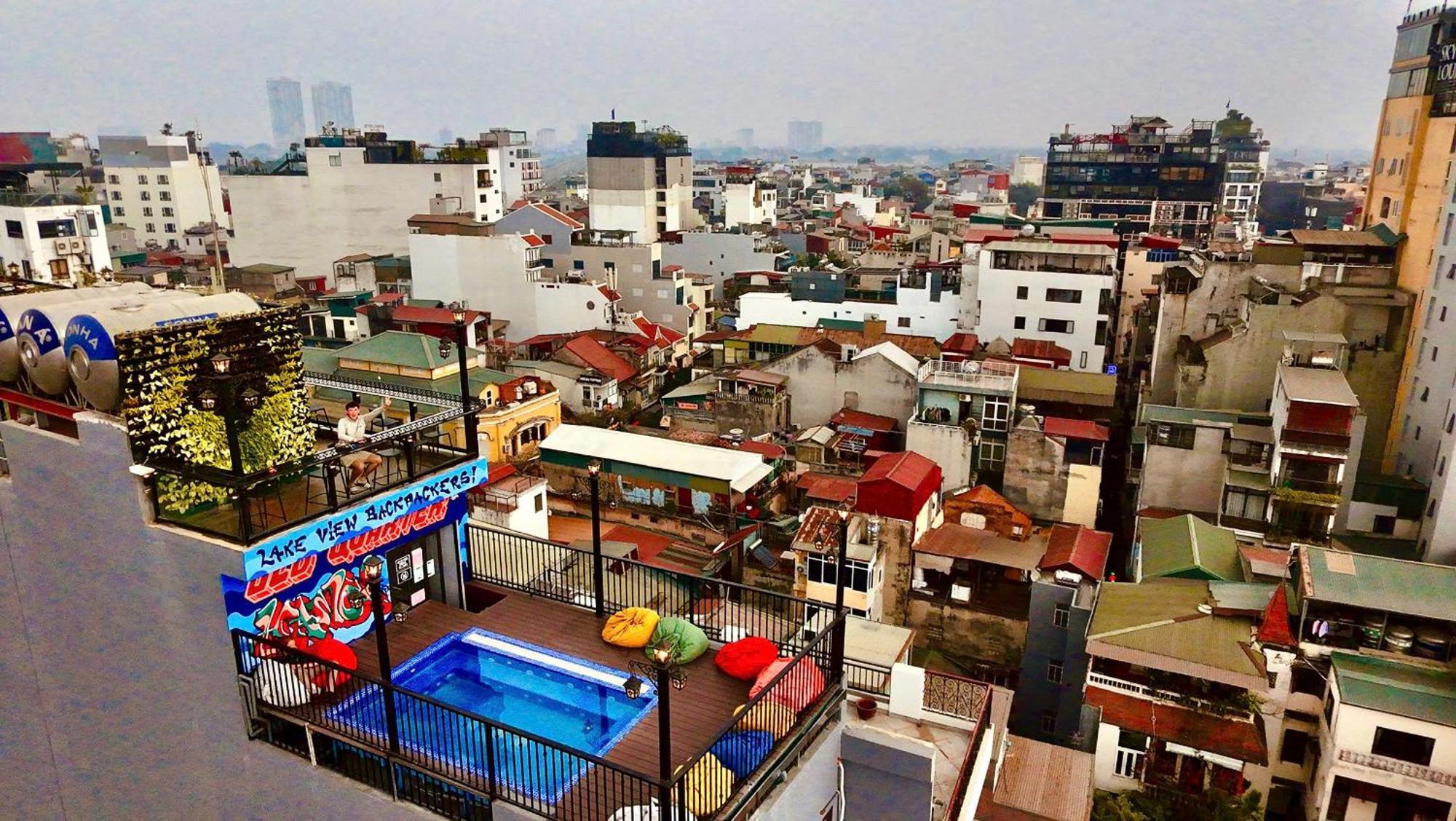 Lakeview Backpackers Hostel & Rooftop Bar Hanoi Esterno foto