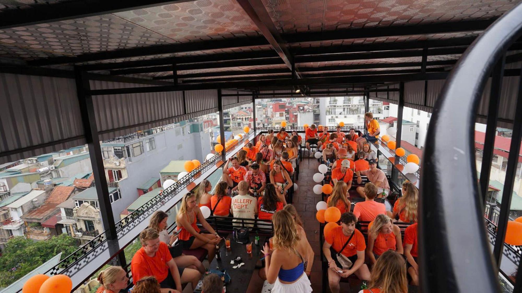 Lakeview Backpackers Hostel & Rooftop Bar Hanoi Esterno foto