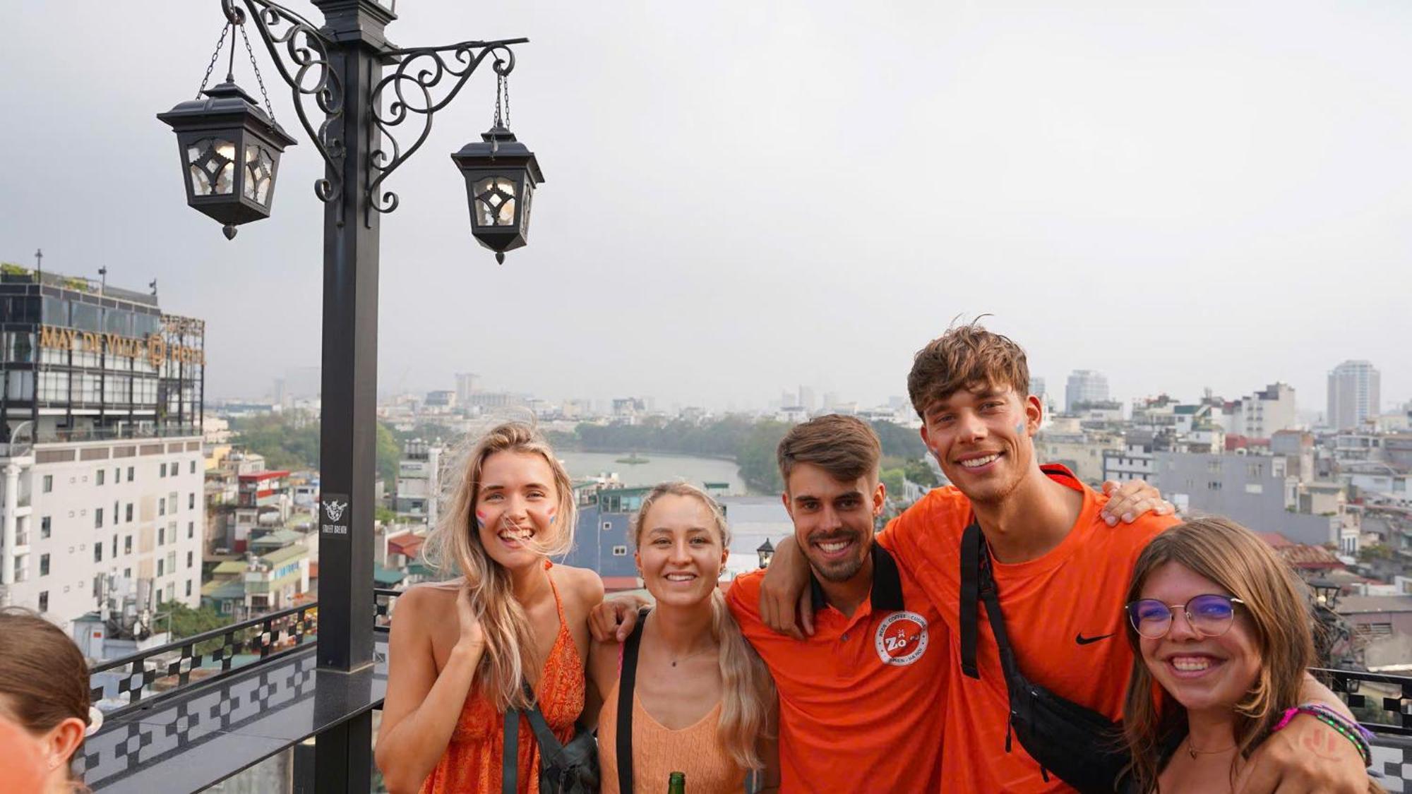 Lakeview Backpackers Hostel & Rooftop Bar Hanoi Esterno foto